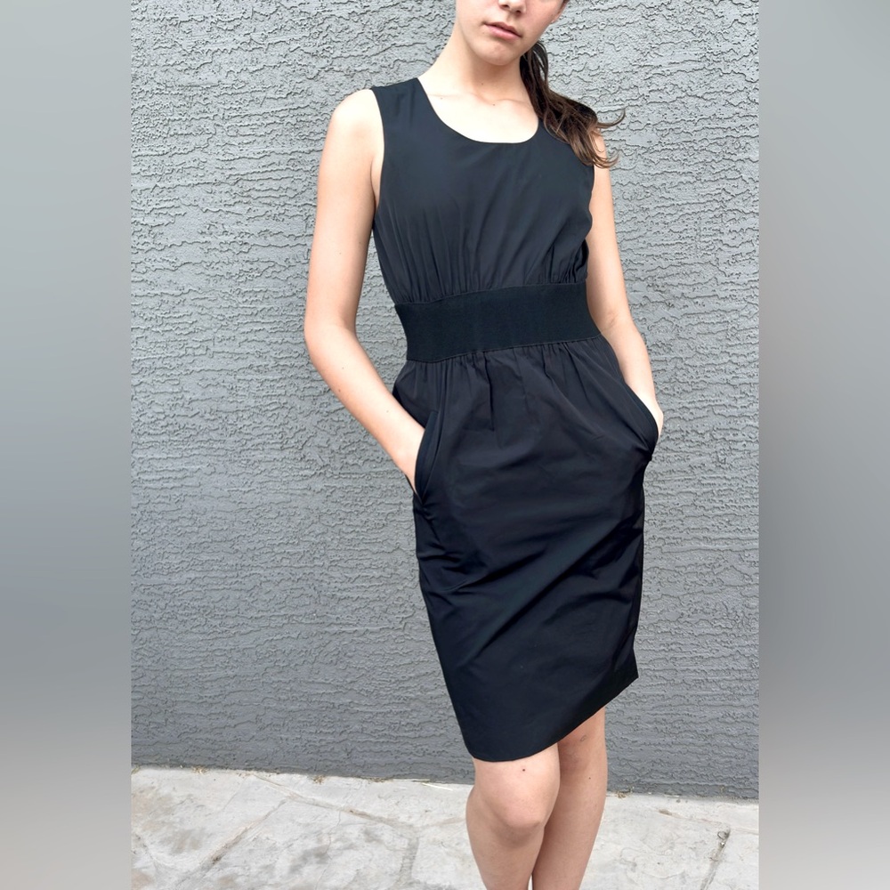 Yigal Azrozël Sleeveless LBD Black Sheath Dress ZB5